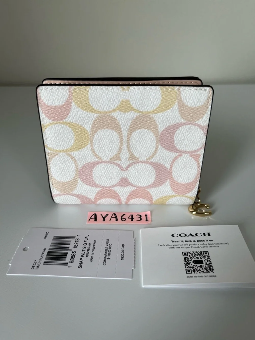 Coach Wallet🎈🎈 - Picture 3 of 9